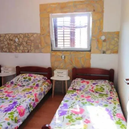 2, Savar, Dugi Otok Appartement *